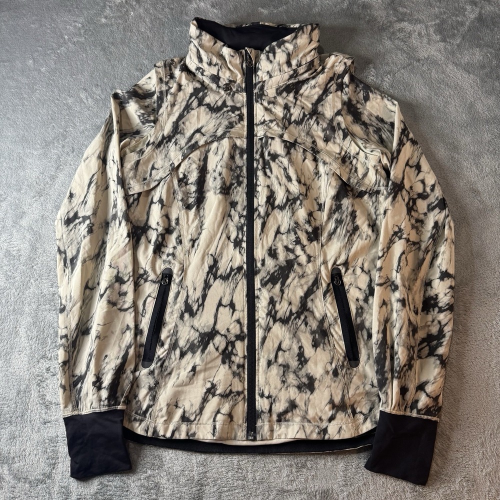 Lululemon Womens Jacket Size 4‎ Miss Misty II Black & White Abstract Print